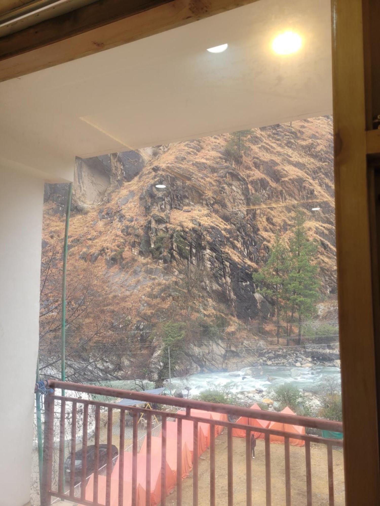 Whoopers Hostel Kasol Buitenkant foto