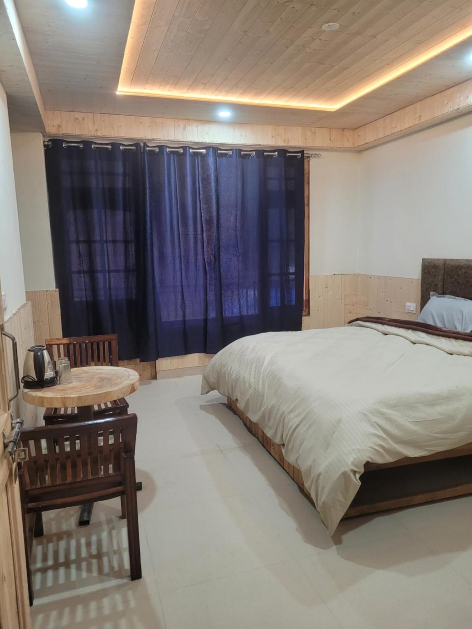 Whoopers Hostel Kasol Buitenkant foto