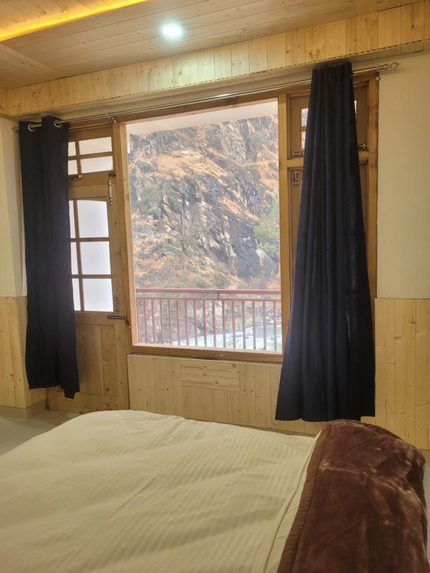 Whoopers Hostel Kasol Buitenkant foto